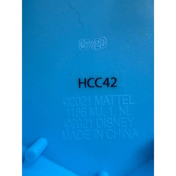 Fisher Price Disney Frozen Olafs Cocoa Cafe Playset With Blue Cup Accessory - Picture 5 of 6